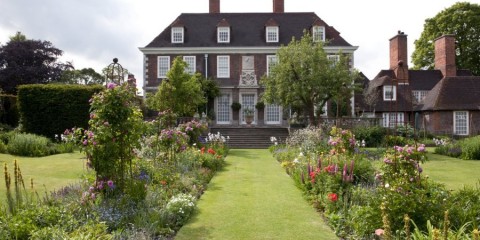 the-main-border-and-house