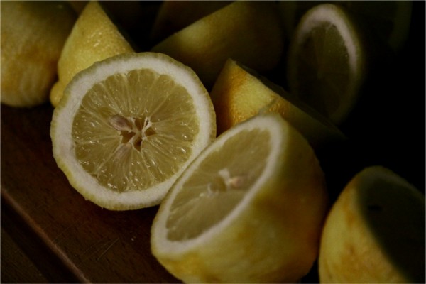 repelling aphids with lemon juice