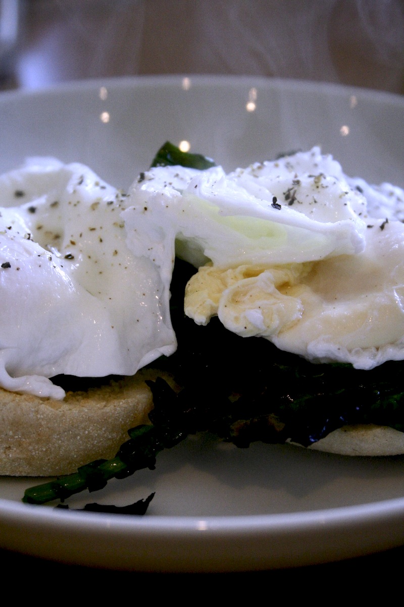 poached eggs and kale