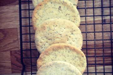 fennel and poppy seed cracker